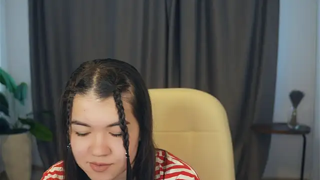 ShanaYock online show from April 2026 07:01:01 AM