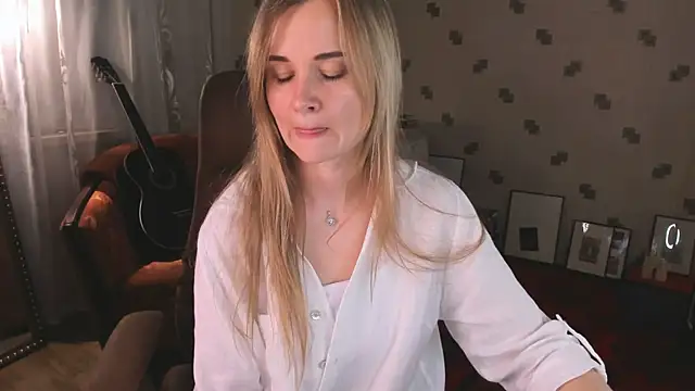 MiaSparkes online show from June 2026 11:52:02 AM