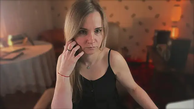 MiaSparkes online show from May 2026 11:51:01 AM