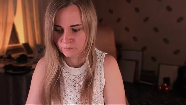 MiaSparkes online show from June 2026 10:27:01 AM