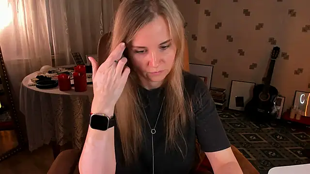 MiaSparkes online show from June 2026 10:01:02 AM