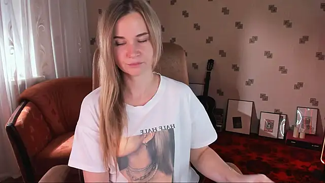 MiaSparkes online show from July 2026 07:03:02 AM