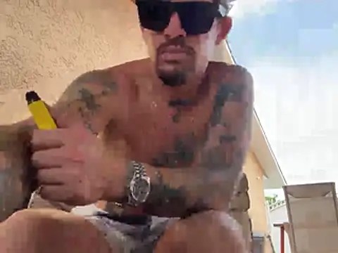 youngwildfreee online show from April 2026 06:02:01 PM