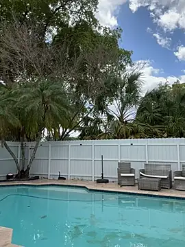 youngwildfreee online show from April 2026 07:21:02 PM