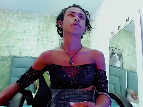 Naomisaenz01 online show from June 2026 09:36:02 PM