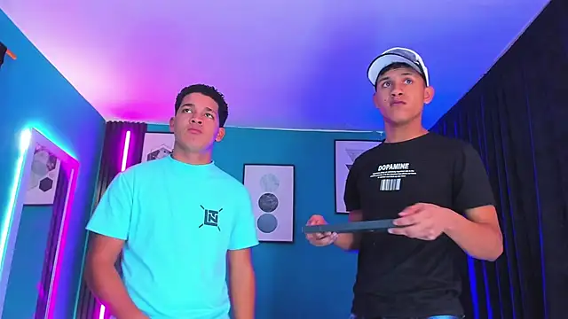  HotWildwolves online show from April 2026 08:16:02 PM