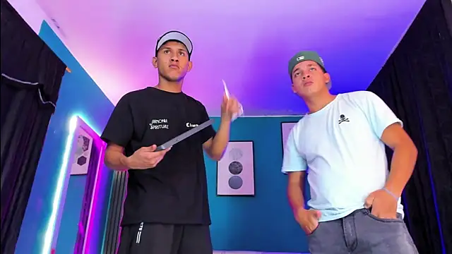  HotWildwolves online show from April 2026 11:55:02 PM