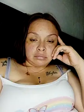 Snapshot of Lina19_93 chatting on April 2026 03:23:01 AM Lina19 93 online show from April 2026 03:23:01 AM