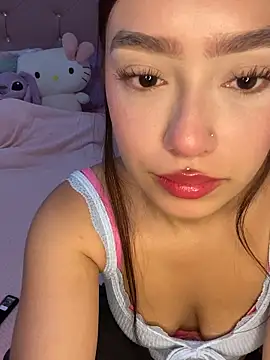 Miakittyyy online show from June 2026 02:29:01 PM