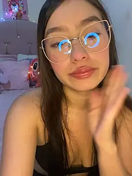 Miakittyyy online show from April 2026 02:55:01 PM