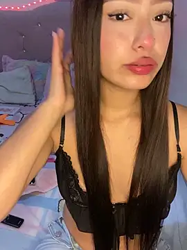 Miakittyyy online show from June 2026 02:05:02 PM