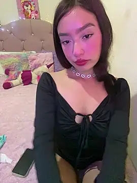 Miakittyyy online show from April 2026 02:23:02 PM