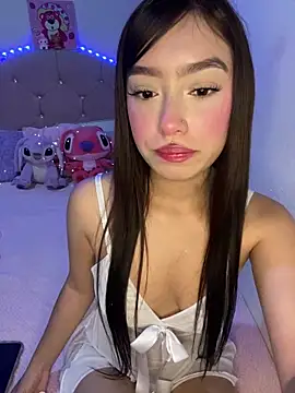 Miakittyyy online show from April 2026 02:19:02 PM