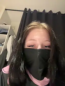 groslolo67 online show from April 2026 06:34:02 PM