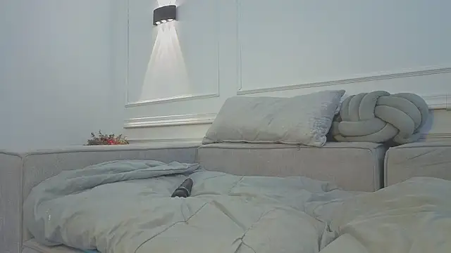 giigii hadidd online show from July 2026 07:47:02 PM