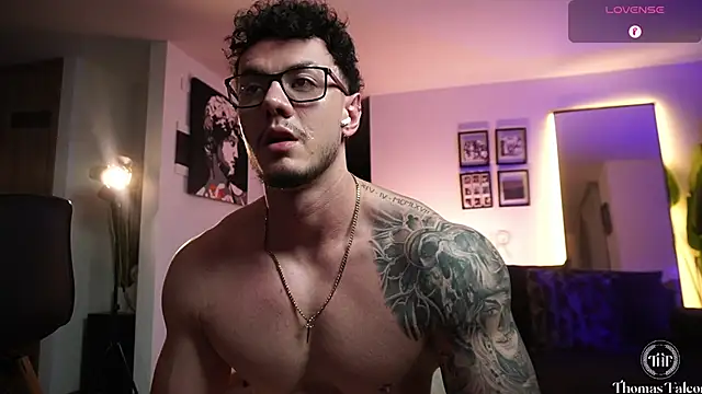 Snapshot of Thomas_Falcon1 chatting on May 2026 12:14:02 AM Thomas Falcon1 online show from May 2026 12:14:02 AM