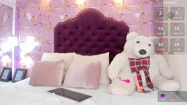 luna bloomm  online show from June 2026 04:10:01 AM