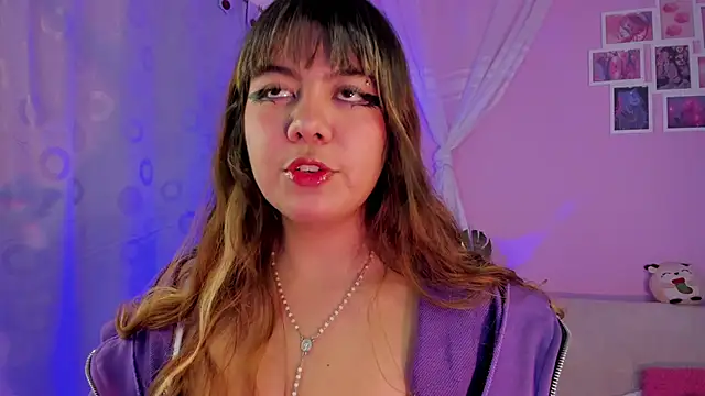 honey m00n online show from April 2026 06:45:02 PM