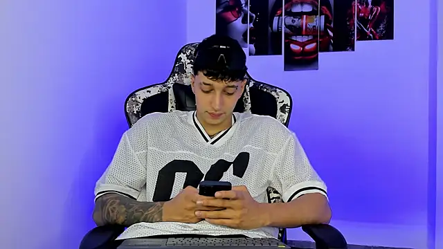 Snapshot of eithan_boy_ chatting on July 2026 03:17:02 AM eithan boy online show from July 2026 03:17:02 AM