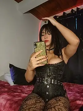 NefertitiXO online show from June 2026 10:37:02 PM