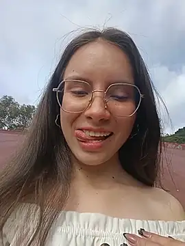 Lilith0423 online show from May 2026 08:51:02 PM