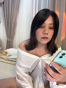 Feifei123521 online show from April 2026 03:59:01 PM