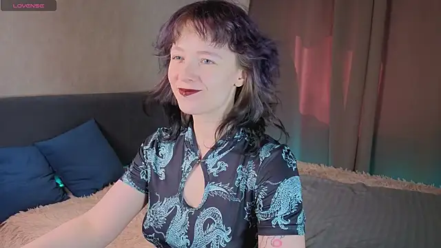 Ricki Bloom online show from May 2026 09:01:02 AM