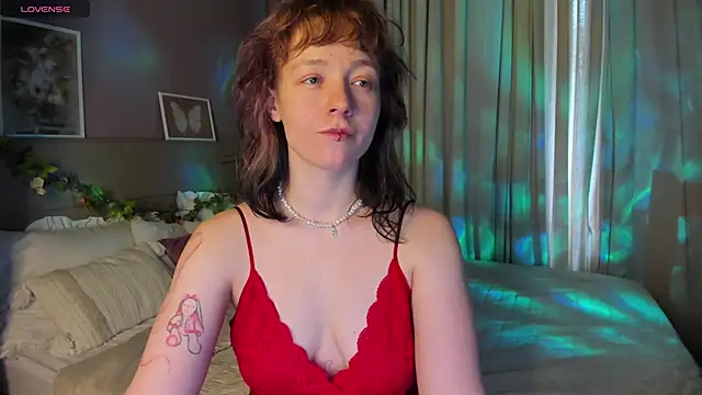 Ricki Bloom online show from May 2026 09:49:02 AM