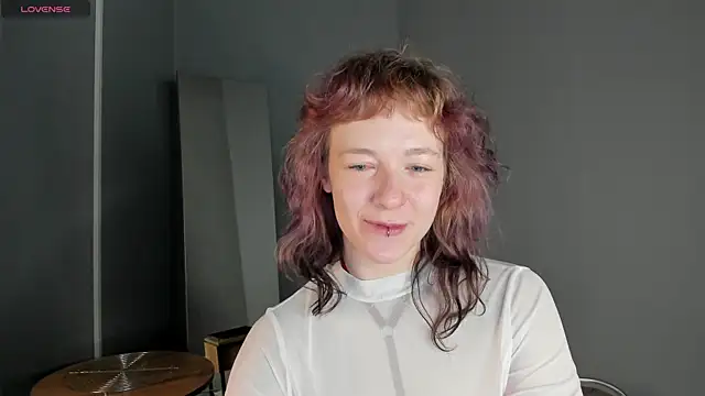 Snapshot of Ricki_Bloom chatting on June 2026 01:16:02 AM Ricki Bloom online show from June 2026 01:16:02 AM