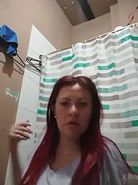 Snapshot of carolinhe26 chatting on June 2026 10:57:02 AM carolinhe26 online show from June 2026 10:57:02 AM