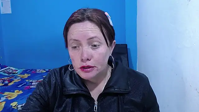 Snapshot of carolinhe26 chatting on July 2026 04:35:01 AM carolinhe26 online show from July 2026 04:35:01 AM