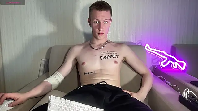Snapshot of Travis_Gracile chatting on June 2026 09:09:02 AM Travis Gracile online show from June 2026 09:09:02 AM