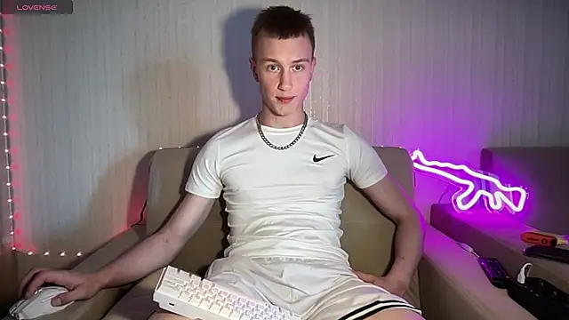 Snapshot of Travis_Gracile chatting on June 2026 08:57:01 AM Travis Gracile online show from June 2026 08:57:01 AM