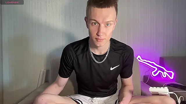 Snapshot of Travis_Gracile chatting on June 2026 08:08:02 AM Travis Gracile online show from June 2026 08:08:02 AM