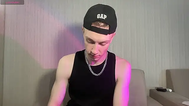 Travis Gracile online show from April 2026 09:33:01 AM