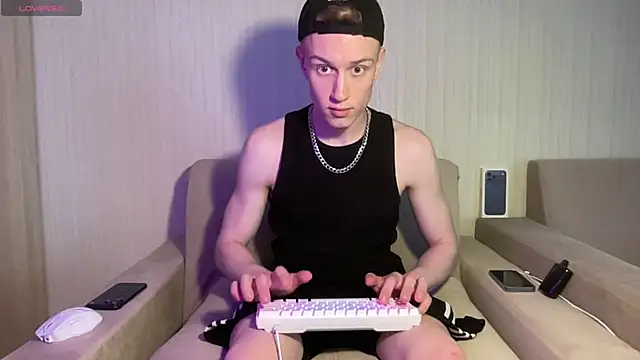 Travis Gracile online show from May 2026 09:58:01 AM