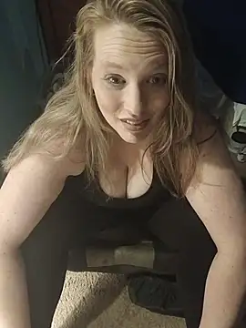 Snapshot of BOUNCYdddBRE chatting on June 2026 07:19:02 AM BOUNCYdddBRE online show from June 2026 07:19:02 AM