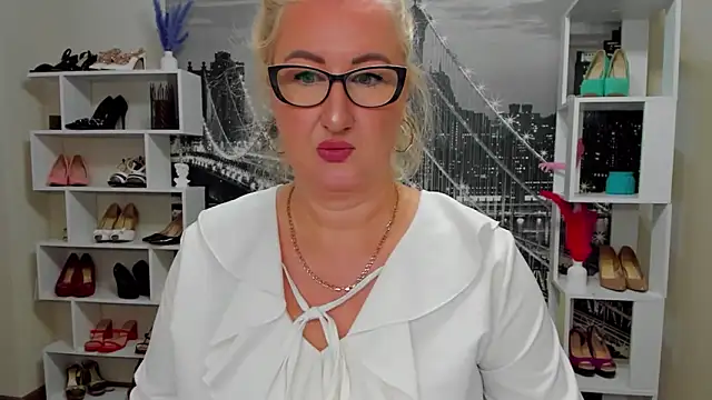 DianaFrances online show from May 2026 08:28:02 AM