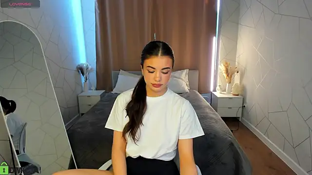 Alisha Blakee online show from April 2026 09:49:01 AM