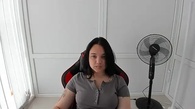 Snapshot of Caroline_cutte chatting on June 2026 06:47:01 AM Caroline cutte online show from June 2026 06:47:01 AM