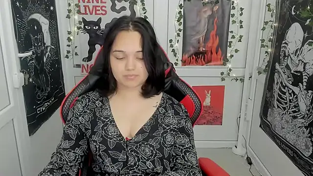 Snapshot of Caroline_cutte chatting on July 2026 06:32:01 AM Caroline cutte online show from July 2026 06:32:01 AM