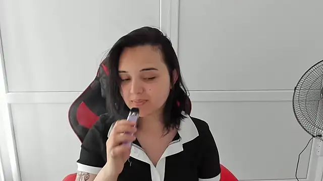 Snapshot of Caroline_cutte chatting on June 2026 02:55:01 PM Caroline cutte online show from June 2026 02:55:01 PM