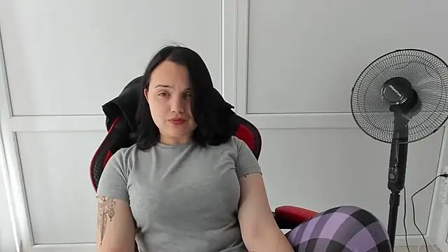 Snapshot of Caroline_cutte chatting on June 2026 06:58:01 AM Caroline cutte online show from June 2026 06:58:01 AM
