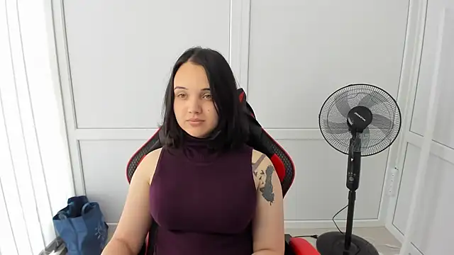 Snapshot of Caroline_cutte chatting on June 2026 06:57:01 AM Caroline cutte online show from June 2026 06:57:01 AM