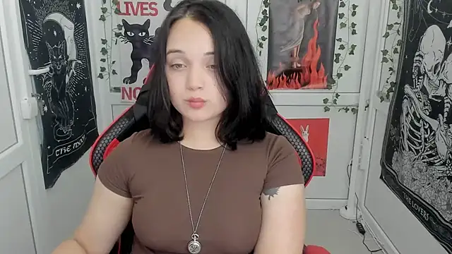 Snapshot of Caroline_cutte chatting on July 2026 06:32:01 AM Caroline cutte online show from July 2026 06:32:01 AM