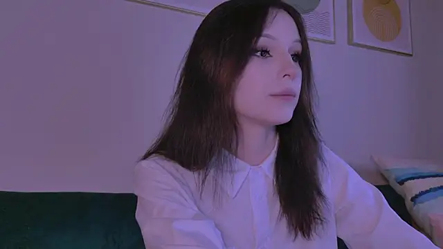 claire bennett  online show from April 2026 01:31:02 AM