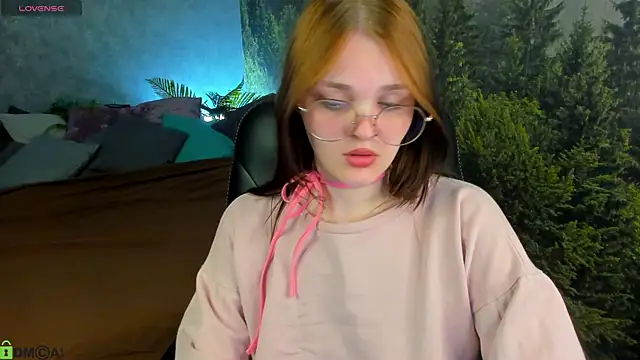 Emilly Hiil online show from May 2026 01:21:01 AM