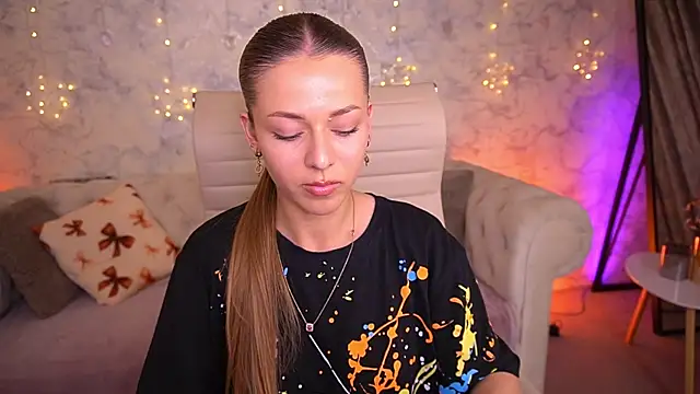 DoveLovee online show from May 2026 12:52:01 PM