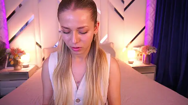DoveLovee online show from May 2026 02:49:01 PM