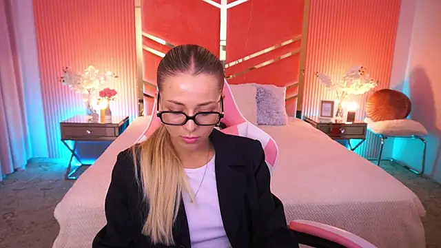 DoveLovee online show from June 2026 06:07:01 AM